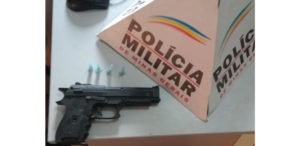 POLÍCIA MILITAR ABORDA AUTORES DE TRÁFICO DE DROGAS