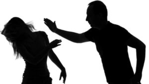 Mulher cai do terceiro andar após discussão com seu parceiro