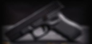 Mãe entrega duas armas de fogo para Polícia Militar depois de atrito verbal com filha